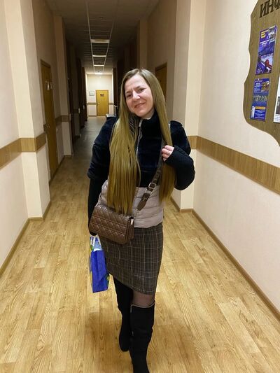  ,   Elena, 43 ,   