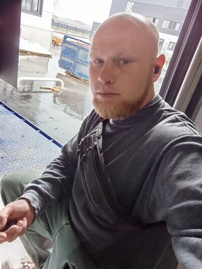  ,   Andrey, 27 ,   c , 