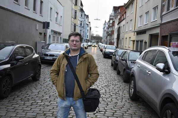  ,   Ivan, 54 ,     , c 