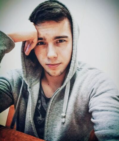  ,   Maxim, 33 ,   