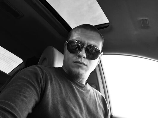  ,   Tony, 32 ,   ,   , c 