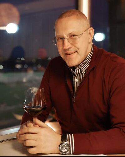  ,   Viktor, 64 ,   ,   