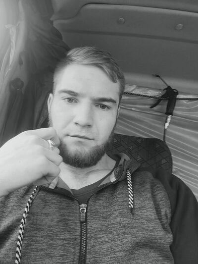  ,   Kevin, 27 ,   ,   
