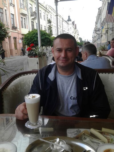  ,   Nik, 47 ,   