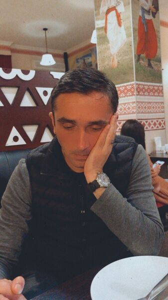  ,   Davit, 40 ,   ,   