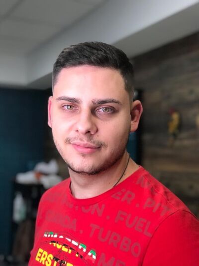  ,   Alex, 32 ,   ,   