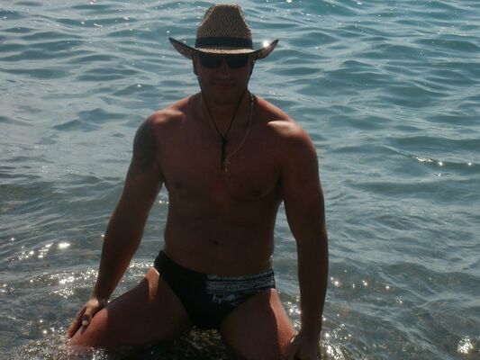  ,   Maksim, 47 ,     , 