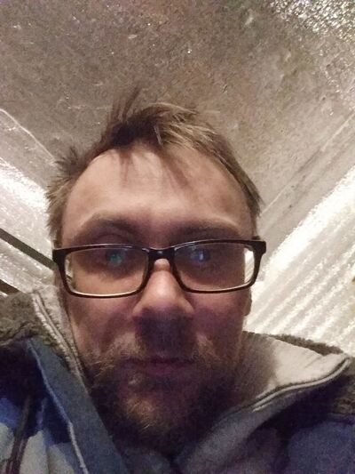  ,   Anton, 39 ,  