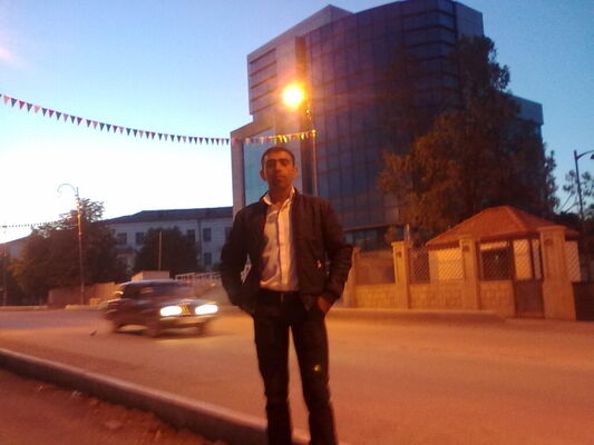  ,   Seymur, 37 ,   ,   