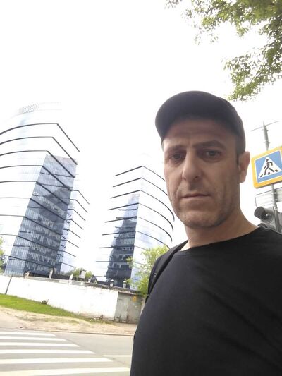  ,   Armen, 46 ,   c 