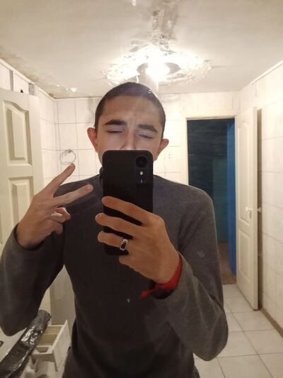  ,   Ilya, 19 ,   ,   