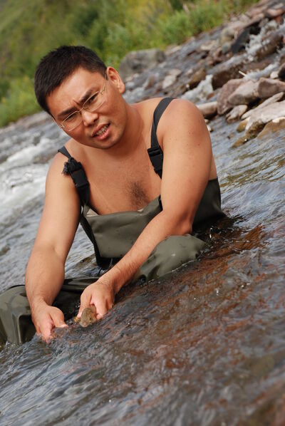  ,   Dan, 42 ,   