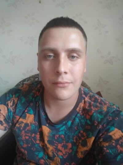  ,   Vlad, 32 ,   