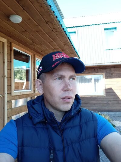  -,   Leon, 42 ,   ,   