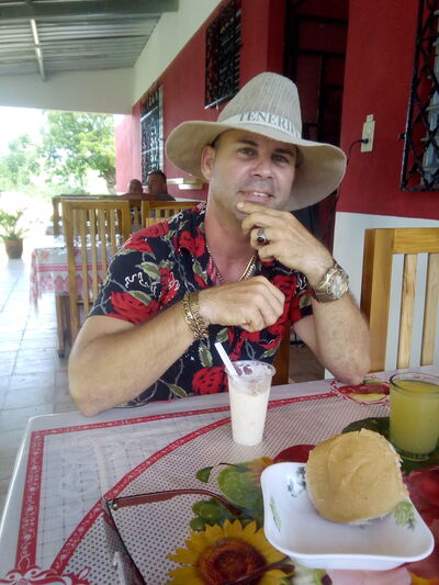  ,   Orelvis, 42 ,   ,   