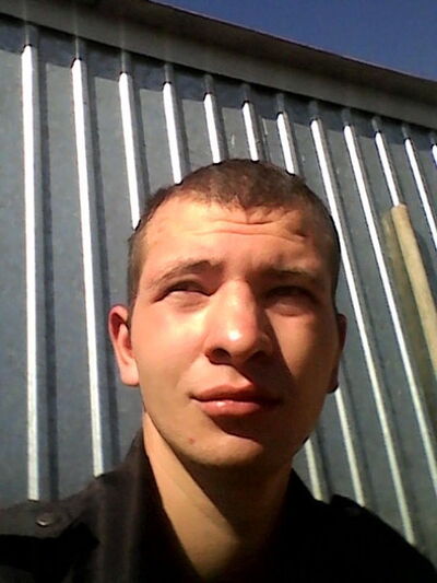  ,   Oleg, 32 ,   