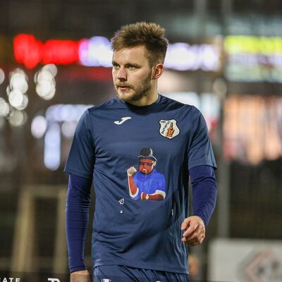 ,   Artem, 25 ,  