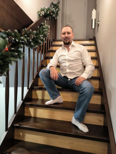  ,   Viktor, 41 ,   ,   , c 