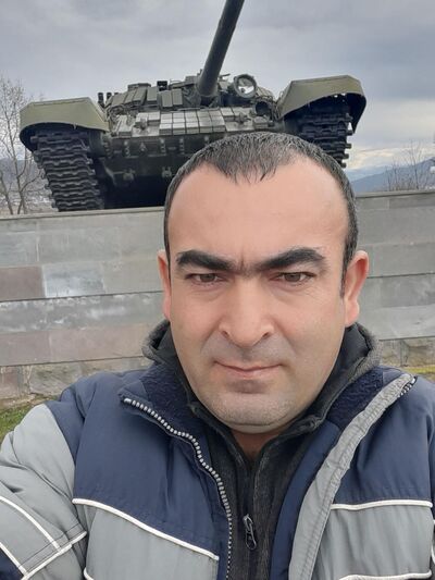 ,   Erik, 40 ,   ,   