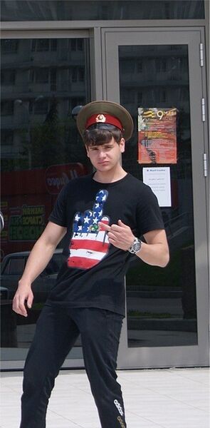  ,   Sergey, 32 ,   