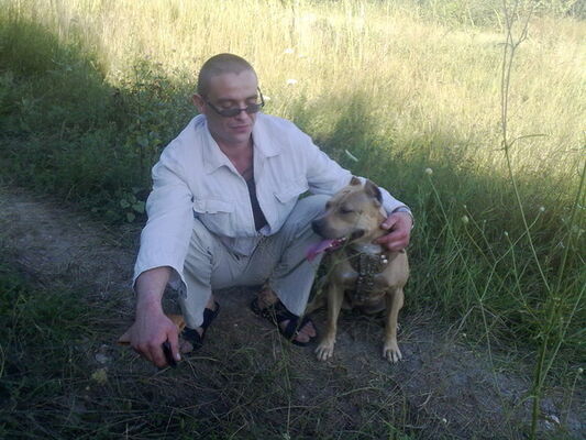 ,   Vek, 44 ,   