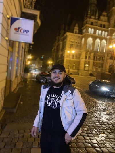 ,   Andrii, 28 ,   ,   , c , 