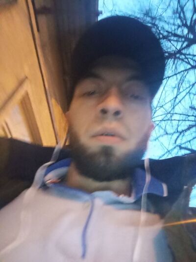 ,   Artur, 37 ,   ,   