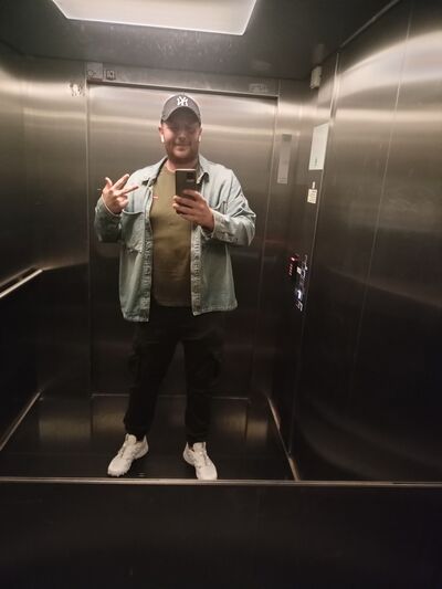  ,   Ivan, 33 ,     , c 