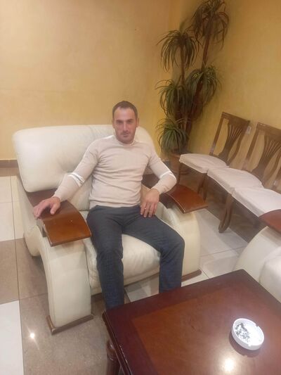  ,   Arman, 37 ,   ,   