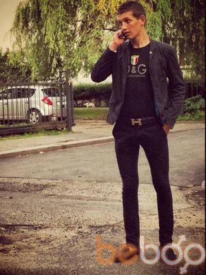  ,   Artem, 32 ,   