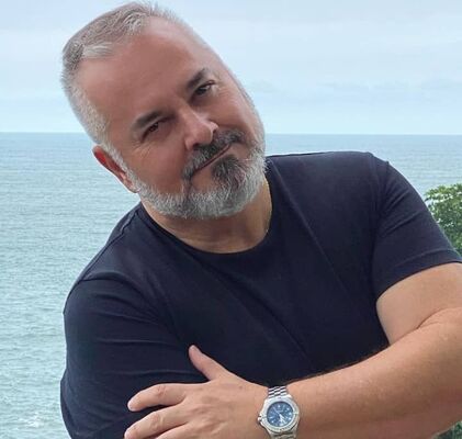  ,   John Mike, 64 ,   ,   