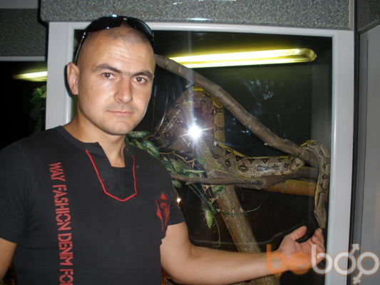  ,   Viktor, 41 ,   