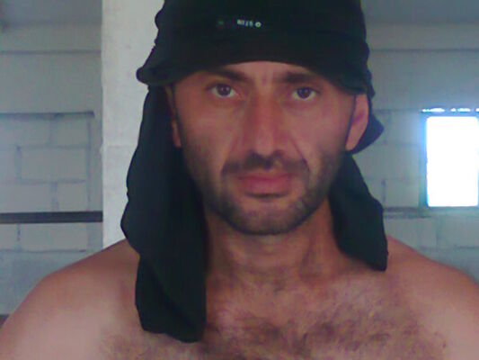  --,   Artem, 44 ,   ,   , 