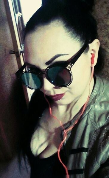  ,   Tanya, 45 ,  
