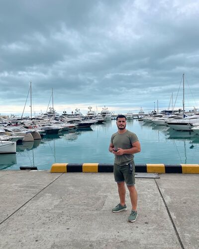  ,   Artyom, 32 ,   ,   