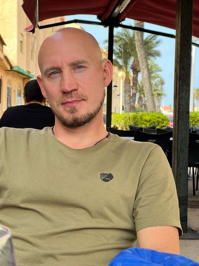  ,   Maxim, 35 ,   ,   