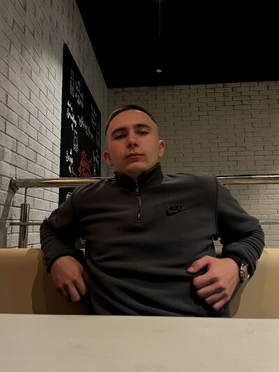  ,   Vlad, 19 ,   ,   