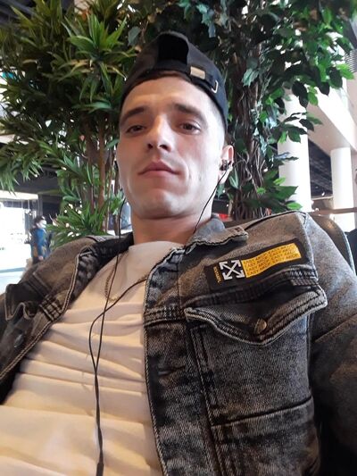  ,   Artiom, 25 ,   ,   , c , 