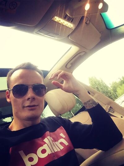  ,   Artyom, 32 ,   ,   , c , 