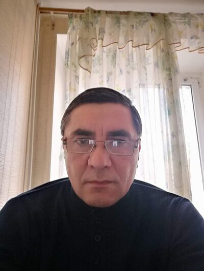  ,   Nik, 54 ,   ,   