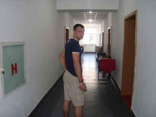  ,   Victor, 37 ,   ,   , c 