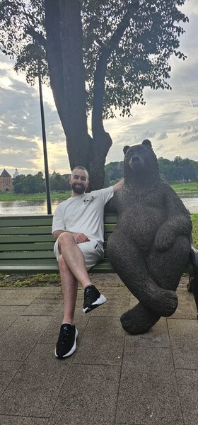   ,   Ali, 31 ,   ,   