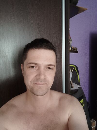  ,   Artem, 36 ,   ,   