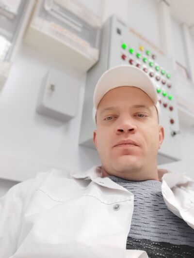  ,   Oleg, 39 ,   