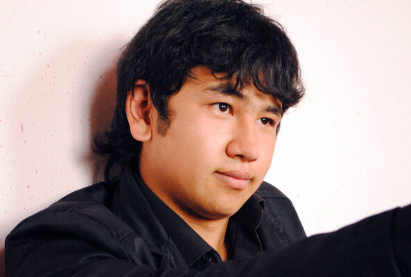  ,   AzizChiK, 32 ,   