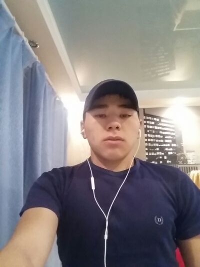  ,   Artur, 28 ,   ,   