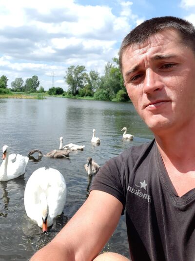  ,   Viktor, 37 ,   ,   , c 