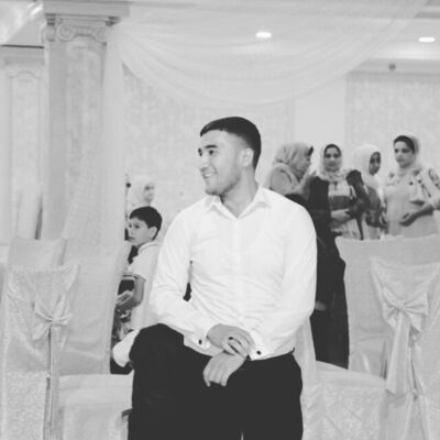  ,   Oybek, 32 ,   ,   , c 