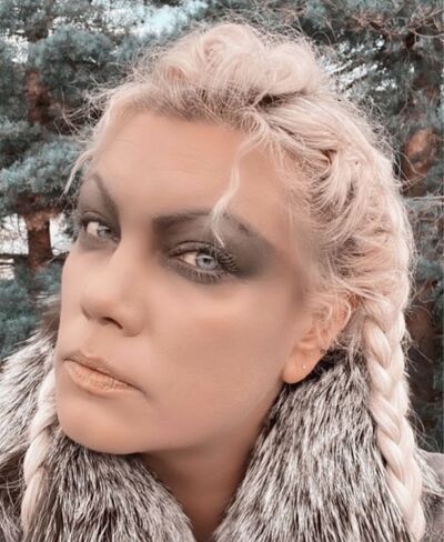  ,   Titania, 50 ,     , c 