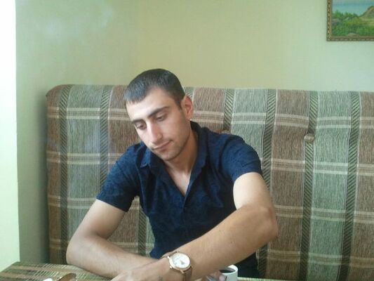  ,   Pash, 34 ,   